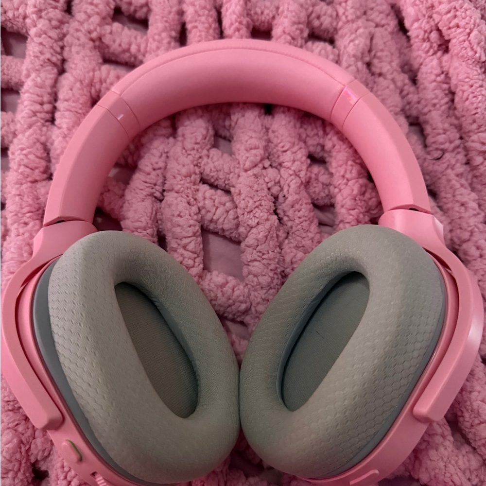 razer baracuda baby pink headset Over-Ear Headphones comes with original box